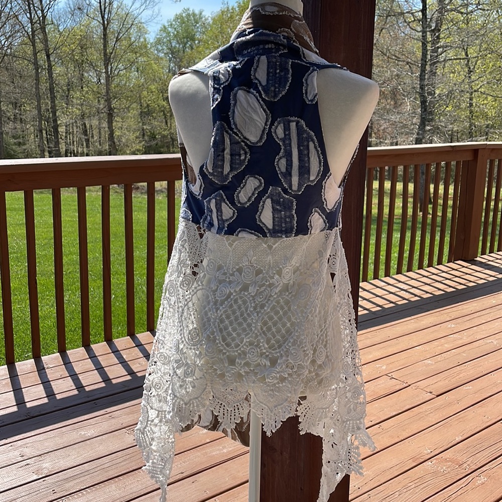 ATMOSPHERE Vest - Picture 3 of 5